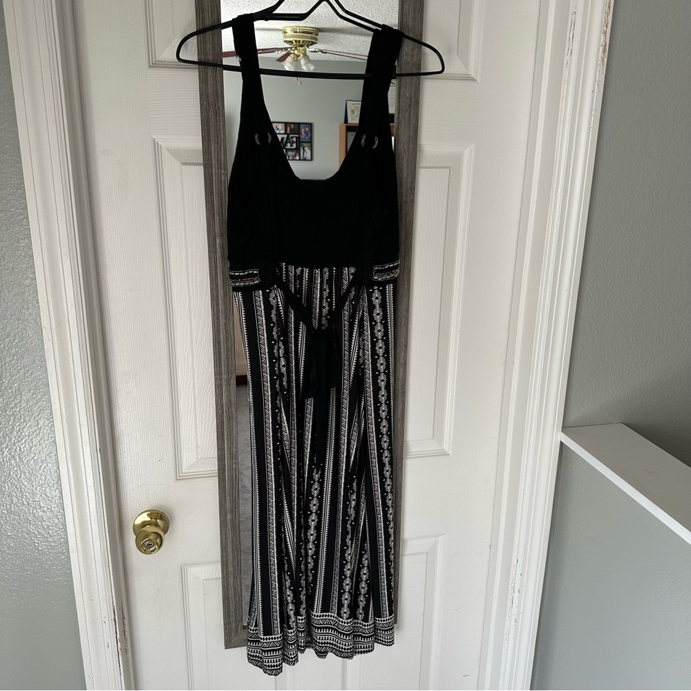 2 for $13 Smocked back midi dress medium - Picture 5 of 6